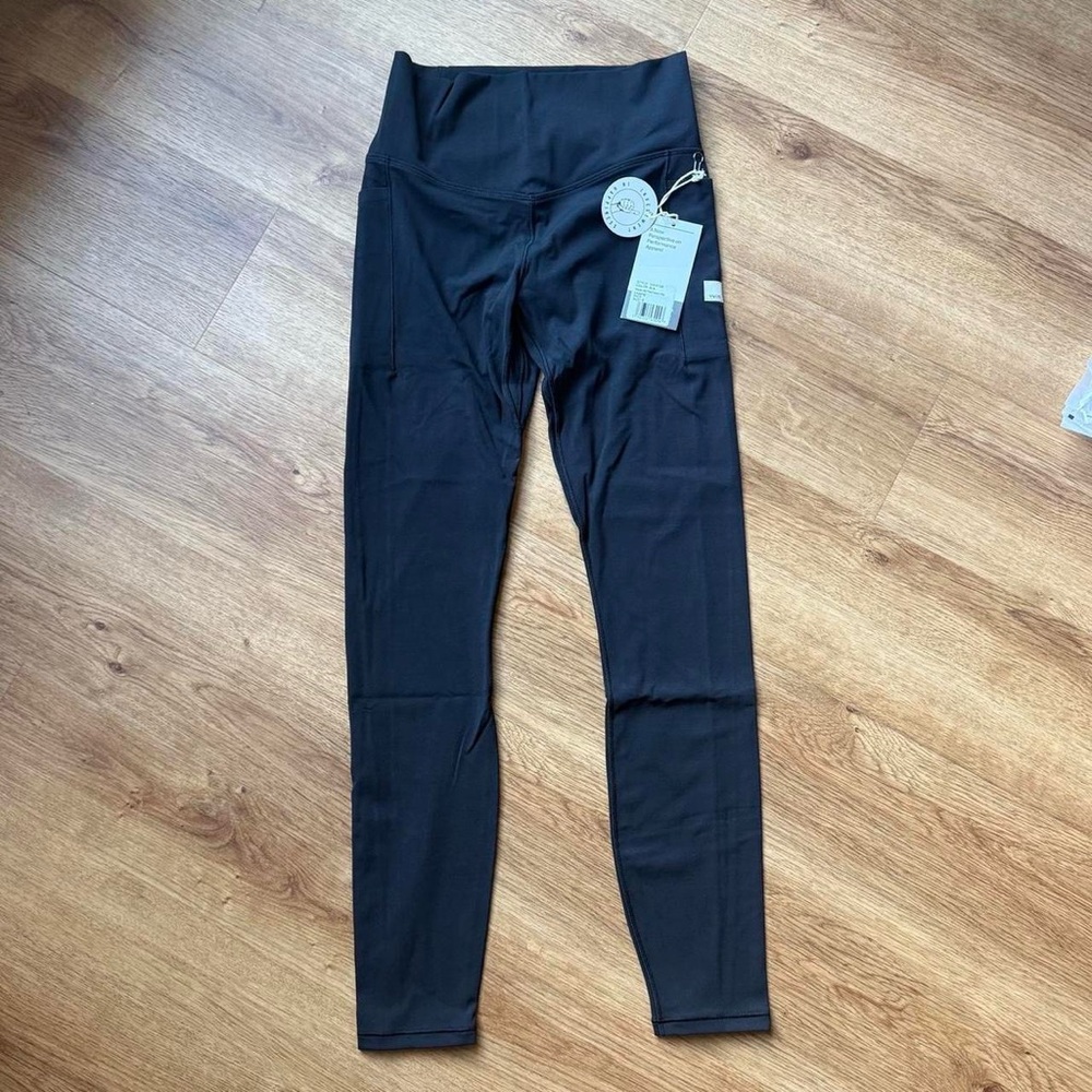 NWT Vuori AlITheForm™ Pocket Legging